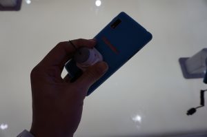 Canonical: completato il porting di Ubuntu Touch sul Fairphone 2! | MWC 2017