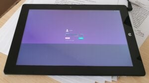 [Recensione] Microtech e-Tab Pro: il tablet 2 in 1 con Ubuntu 19.10