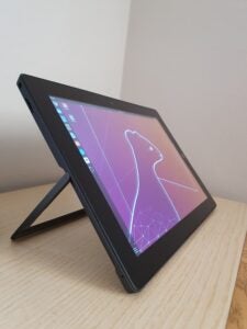 [Recensione] Microtech e-Tab Pro: il tablet 2 in 1 con Ubuntu 19.10